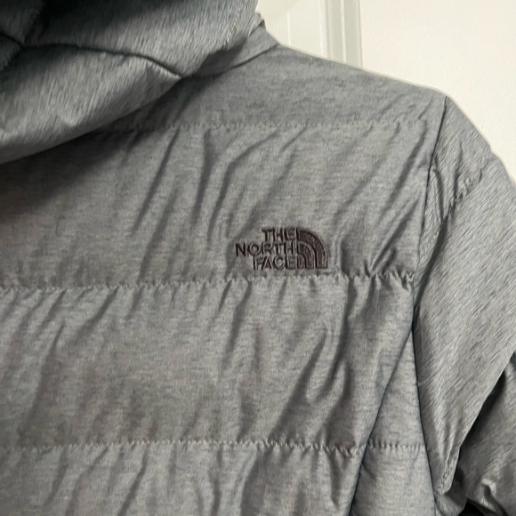 SOLD! Like new Womens XS North face coat - Picture 3 of 8